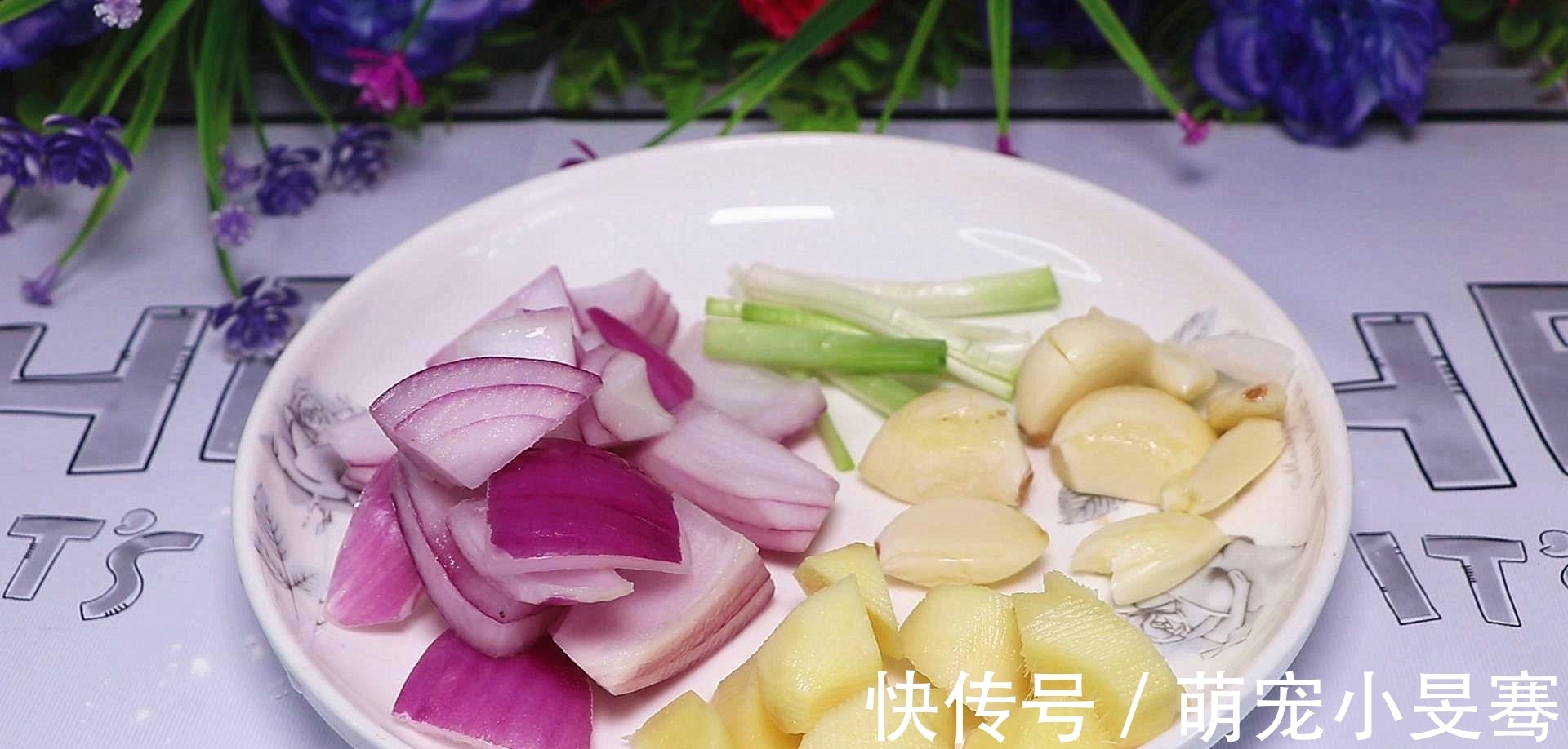 玉米淀粉|鲍鱼和鸡的新做法,我家隔三差五就吃一次,开胃下饭又营养