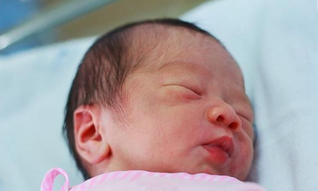 宝妈|宝宝出生后,为什么护士要报体重?得知原因后令人感动