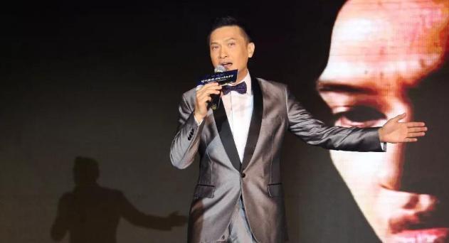 tvb|三年只为教儿子上厕所,为自闭症儿子退圈多年,今培养出一个才子