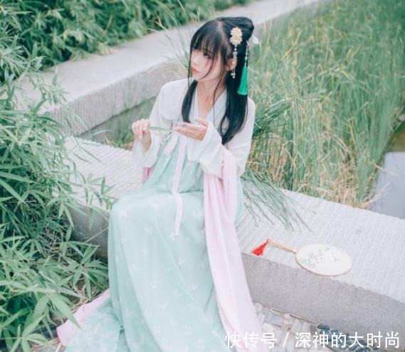 身旁|重生她睁眼醒来在破庙,衣衫褴褛,身旁还躺着瘸腿战神!