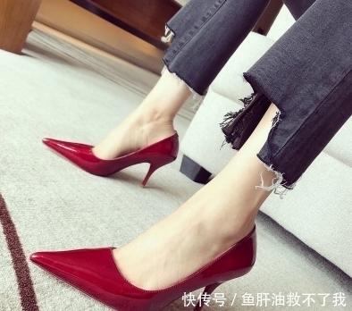 感觉|细跟鞋优雅的线条,让女孩们尽显高挑身材!