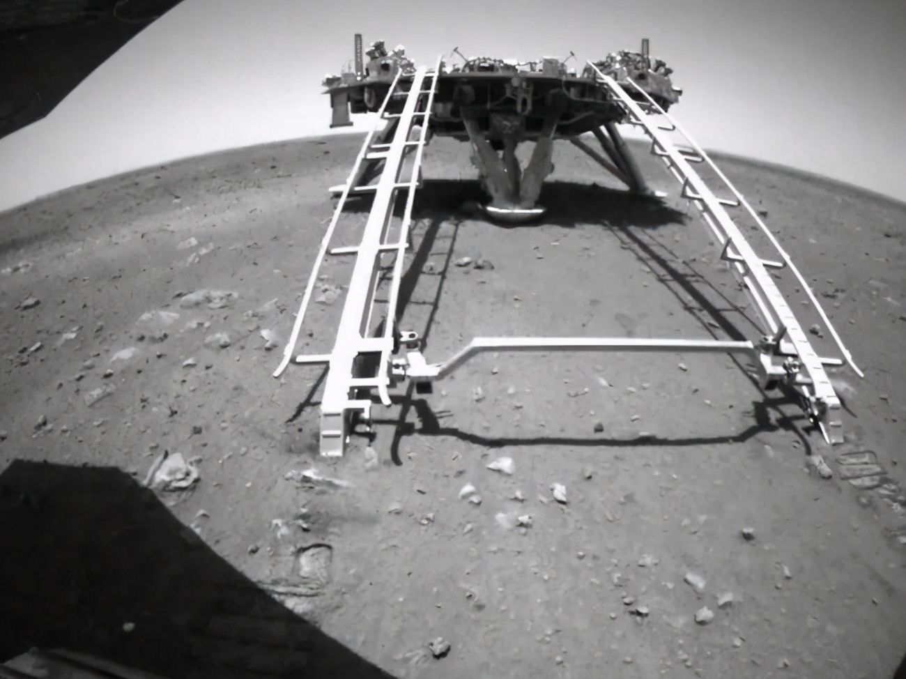 北斗卫星 “天问一号”传回火星照片,对我国航天有哪些帮助?这点至关重要