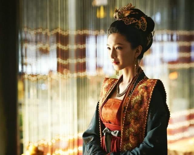 宋朝|皇帝都是传位自家儿子!但为什么大宋朝不同,哥哥把皇位传给了弟弟?