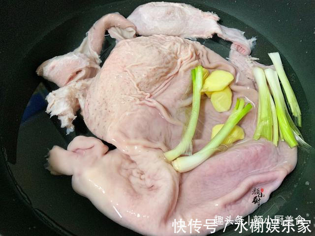 熬猪肚汤时不要只进行焯水,多加这1步,猪肚汤香浓纯白没腥味