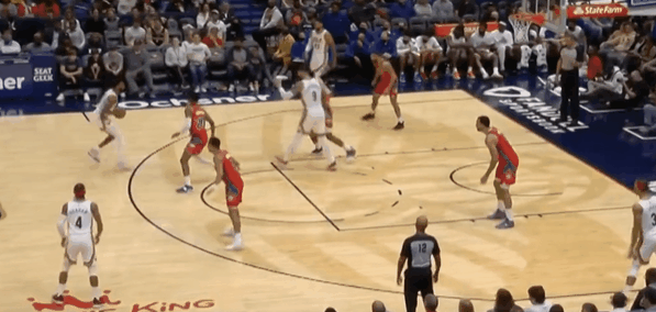 領(lǐng)先優(yōu)勢|第四節(jié)初，鵜鶘打出14-5，已經(jīng)領(lǐng)先25分