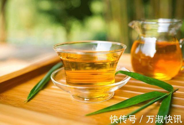 桑叶 女人过了40岁，尽量别留3种发型，又土又“显老”，希望你不是