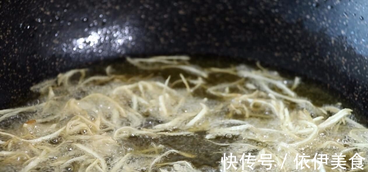 椒盐|教你杏鲍菇的简单做法，只用两种调味料就搞定，咸香酥脆