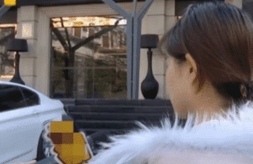 朋友们 因为“太小”花12万做手术,术后就只能坐着睡觉如却今痛苦不已