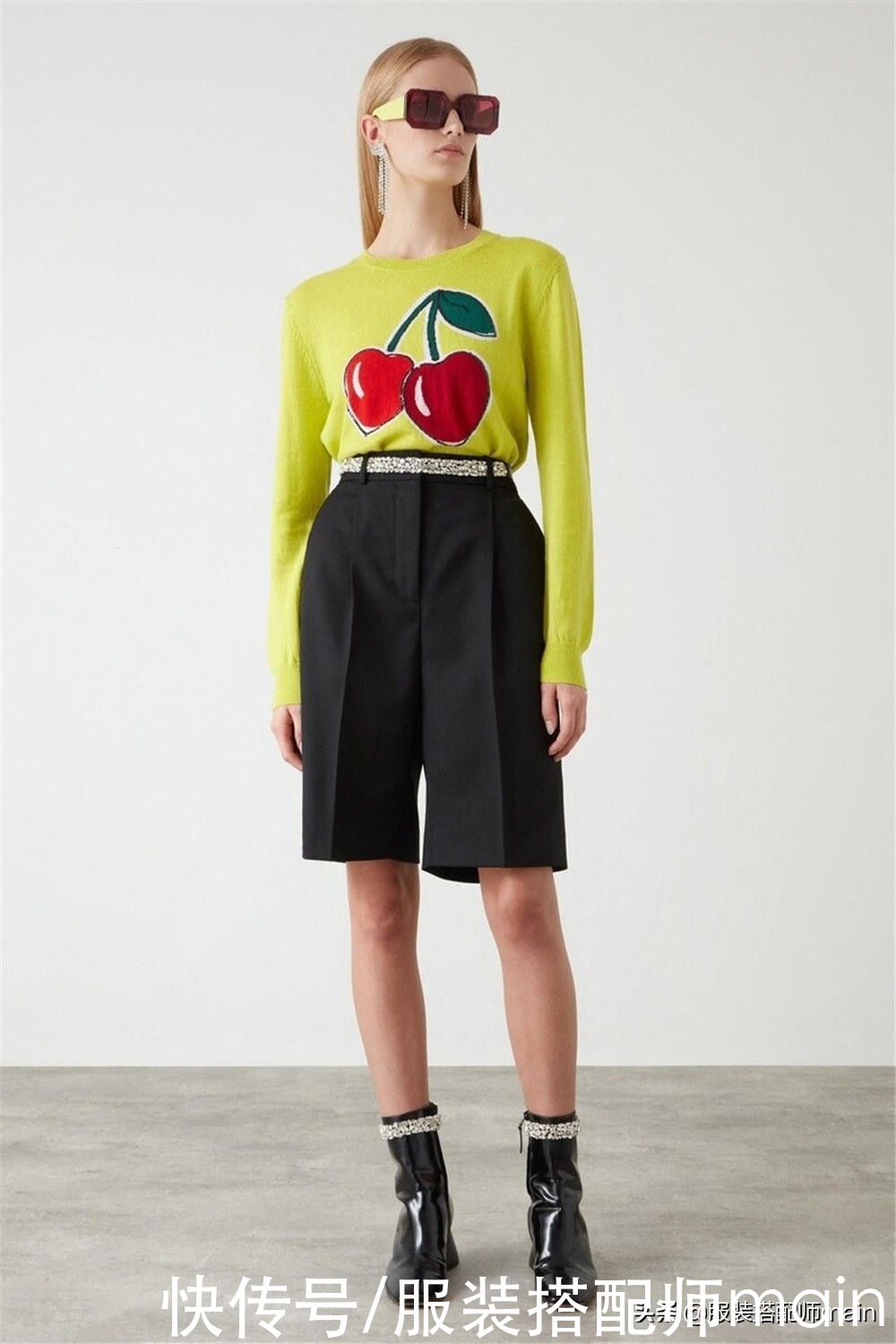 印花毛衣，春天穿正好，教你4个精致又时髦的穿搭思路