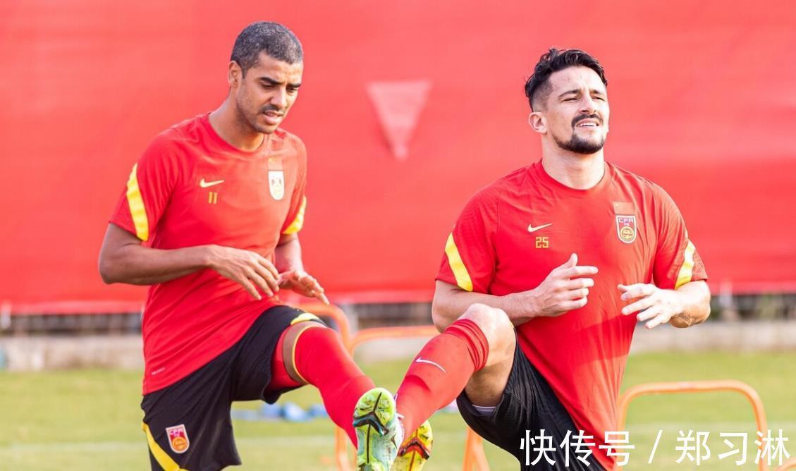 中国足球|国足集训名单释放3大信号，武磊问题成谜，豪华教练团缩减