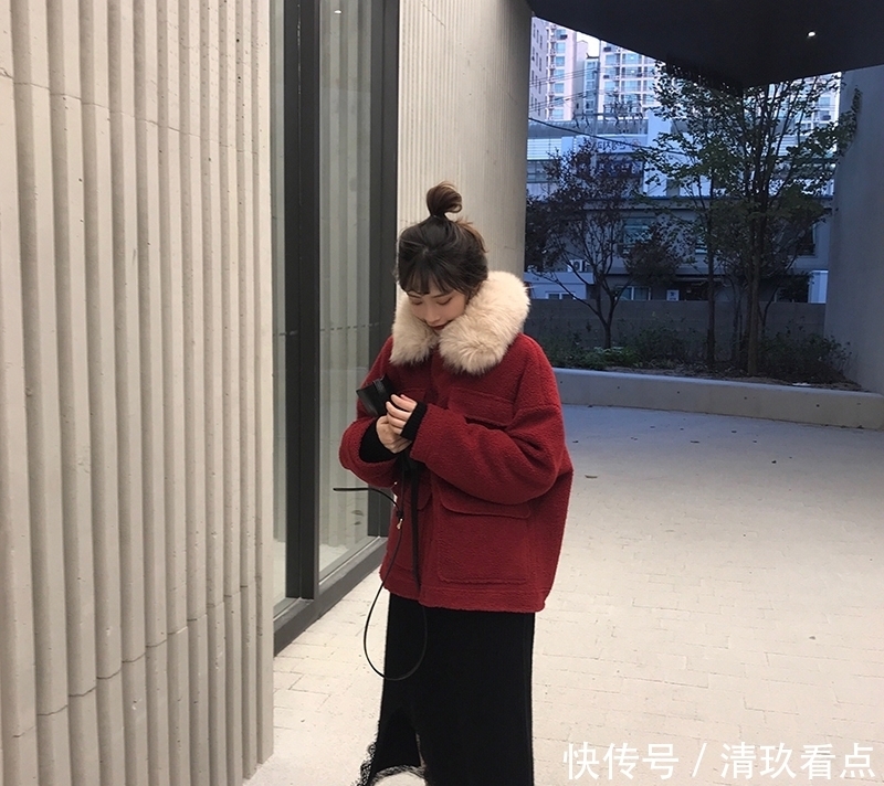 建议大家!穿羊羔毛不要配阔腿裤,土!今冬流行这么穿,超减龄
