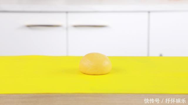 每天宅家学点烘焙小甜品,3步学会双层紫薯方糕,口感超丰富