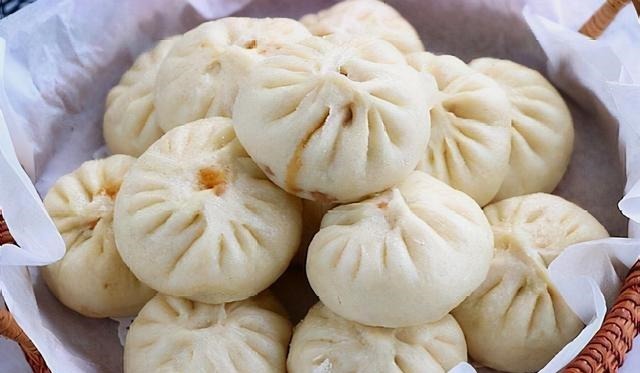 蒸馒头或者蒸包子,牢记2个小窍门,蒸好柔软饱满,比买的还香?