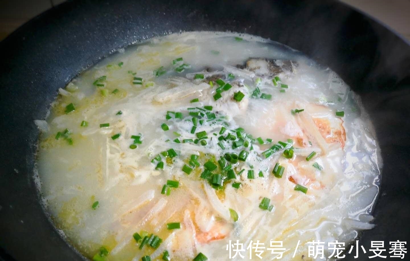 霜降前后多喝此汤,驱寒暖胃特好喝,简单一炖一大锅,全家喜欢!