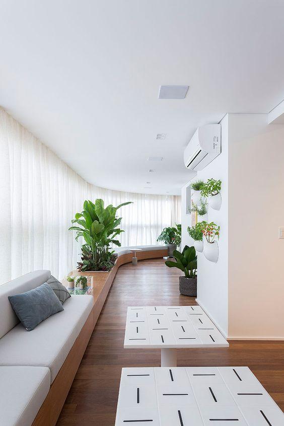 收纳|谁说飘窗只能装窗边室外阳台扶手边装一圈，效果比装窗边更高级