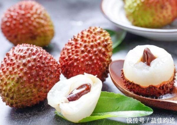 夏天|腸胃不好的人，夏天要少吃這3種水果，不然胃病發(fā)作，那就麻煩了