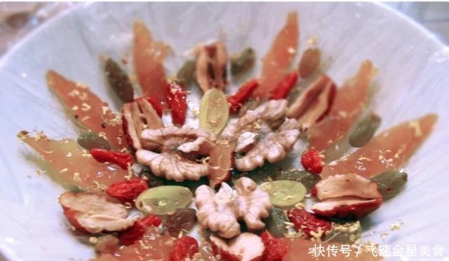 年夜饭，团圆别忘了吃它，加上果脯红豆沙上锅一蒸，比汤圆寓意好