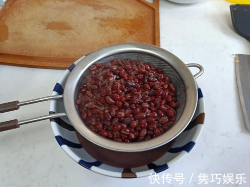 糯米粉|最近迷上1个新早餐，滚一滚，蒸一蒸，软糯香甜又简单，我吃了6个