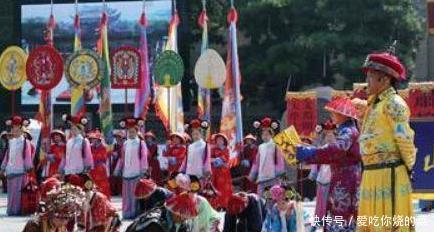 对联|乾隆出了上联，考生转身就走，乾隆站住，状元就是你！