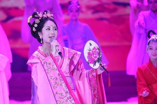 音讯|28岁的她因《星光大道》成名,32岁抢了别人老公,35岁活成这样!