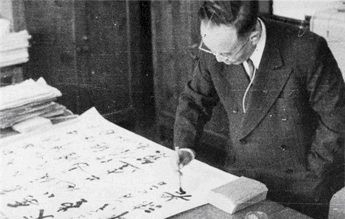 真的|“远看是条狗,近看郭沫若”真的是鲁迅所言?学者:鲁迅骂了他50年