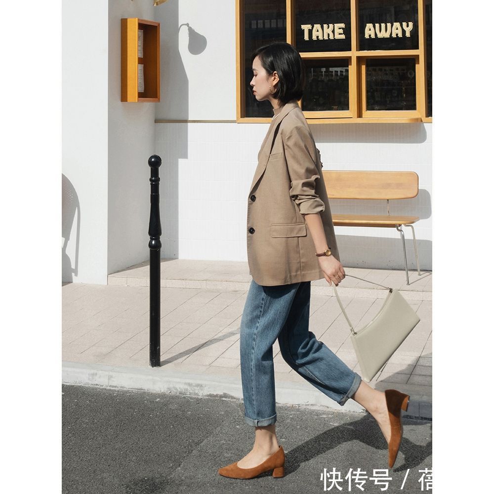 高级感|时尚需要做减法,用这1条简约“牛仔裤”来搭配,轻松透出高级感