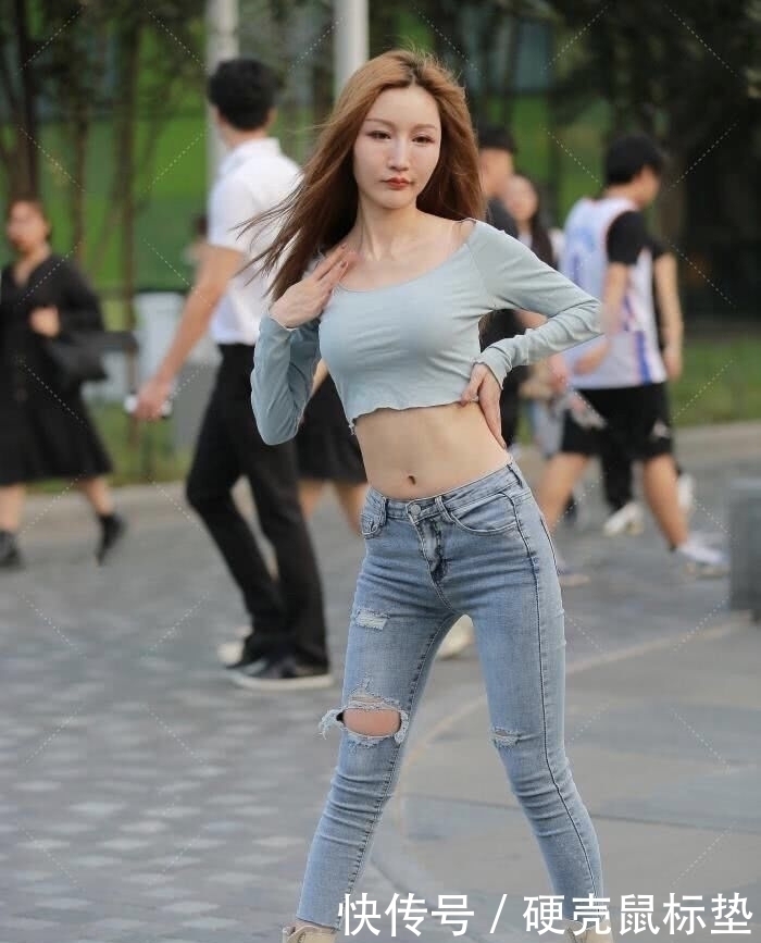 搭配|夏季清凉搭配有妙招，短款上衣显风采，时尚界优秀选择