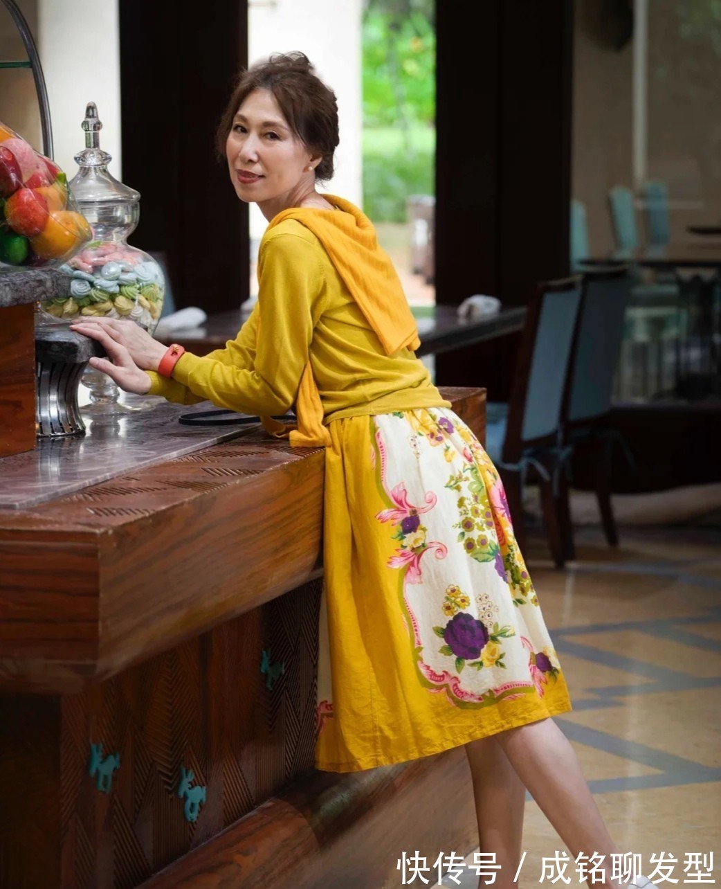 穿搭|这才是60岁奶奶该有的打扮,真实自然不做作,简单随意又显年轻