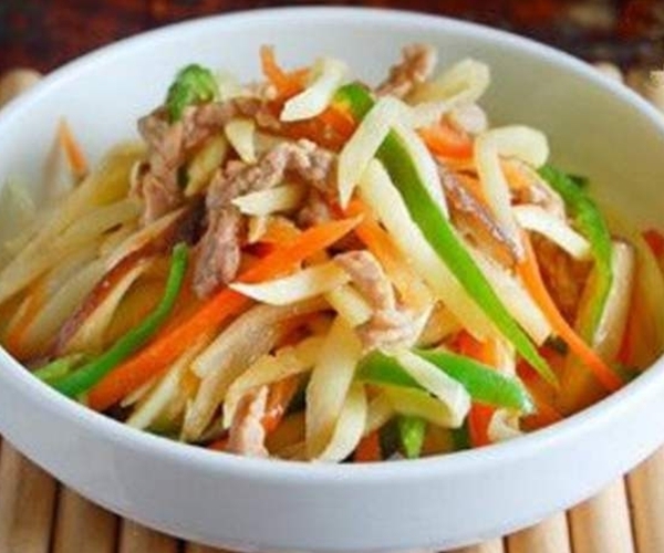 茭白炒肉|吃起来像笋，却被誉为“水中参”，又是蔬菜又是药，营养价值颇高