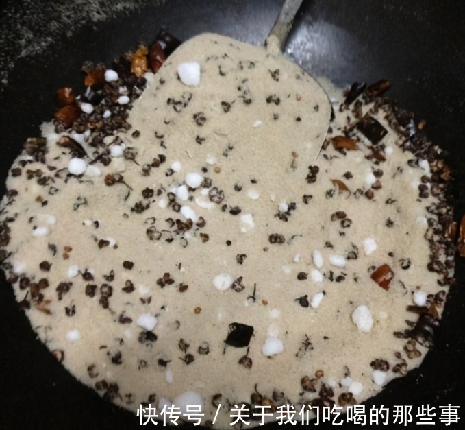 腌腊肉时,10斤肉放多少盐?牢记3点,腊肉不霉不臭,越放越好吃