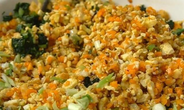 饺子|夏天，用此菜包饺子比韭菜茴香馅好吃，2块钱1把，人人都能买得起
