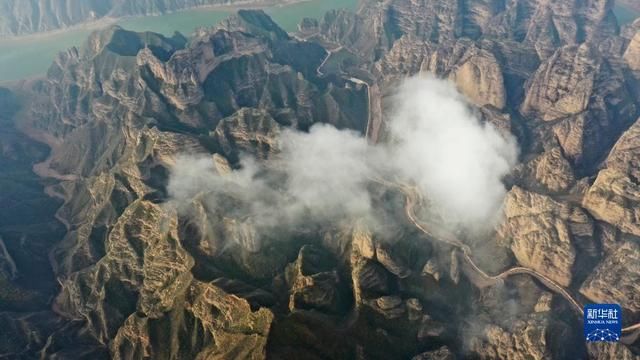 甘肃这座地质公园太美了！群峰竞出，各有异势|图说 | 群峰