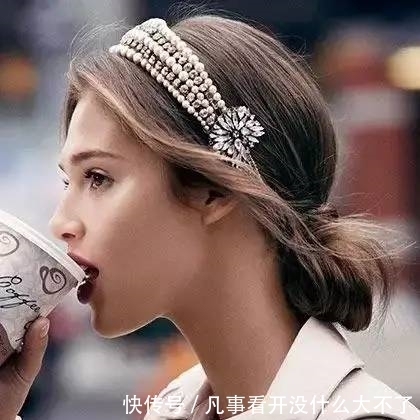 摩斯|头发又少又软?偷偷告诉你几招,一秒让头发变浓密!