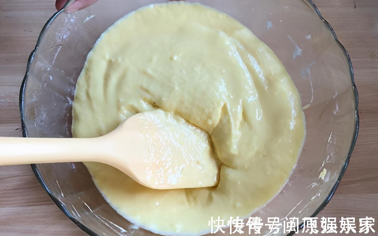 天凉早餐要营养,教你做酸奶蛋糕,柔软细腻,简单易做,无需烤箱