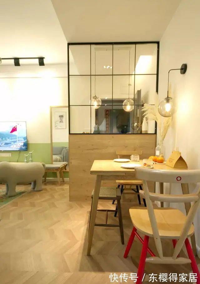 隔断|50㎡小户型单身公寓,巧用玻璃门作隔断,一个人住太舒服了