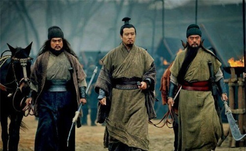 关羽|现代人结拜都拜关羽，那桃园结义时关羽拜谁？答案让人意想不到