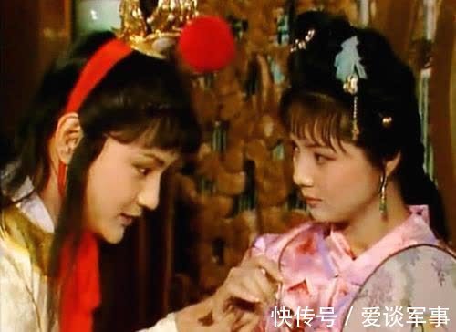 贾府&红楼梦：贾宝玉有多厌恶薛宝钗？三次公开嘲讽打脸，说得太难听！