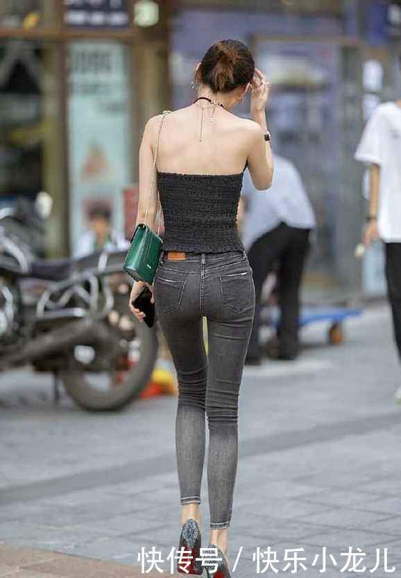 时髦|这么漂亮的牛仔裤小姐姐，端庄优雅，气质迷人！