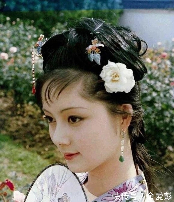 娇妻@贾宝玉为啥家有娇妻还跑去当和尚?三个原因,薛宝钗的刻薄是关键