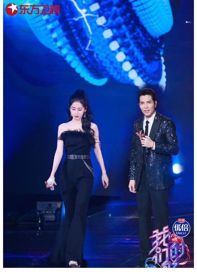 34岁萧敬腾给32岁张碧晨做前辈,比胡夏早出道3年,齐秦沦为弃子