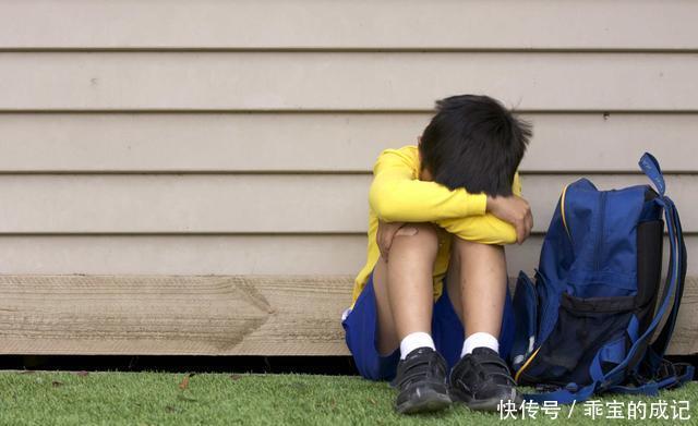 孩子在学校“被欺负”,如何全身而退?父母不妨试试这3个办法