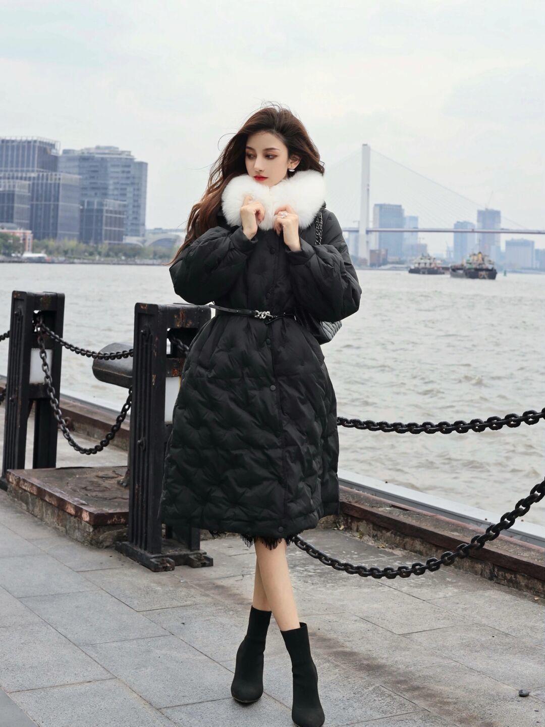 更上一层楼 冬天穿羽绒服太臃肿了?不妨试试这几款,保暖时髦还特显瘦