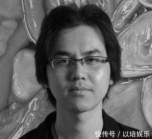 一颗红心&80后青年画家初出茅庐,半颗烂草莓卖20万天价,专家:你放大细看