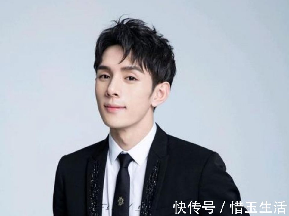 |时尚先生同姓兄妹羡煞旁人?李雪琴搞笑,李佳琦努力