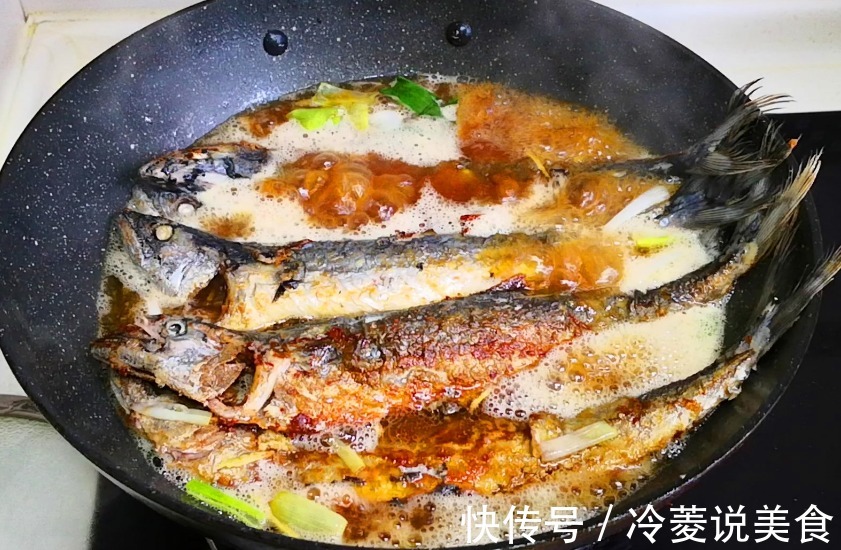 炖鲅鱼，记住2个窍门，炖好后香味浓郁，无腥气，教您详细做法