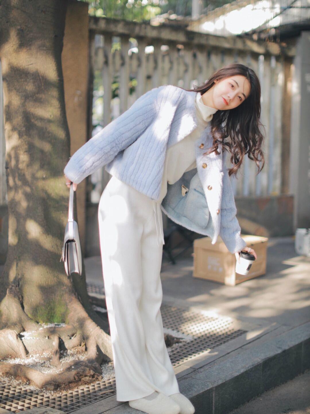 半身裙|女人会穿毛衣才优雅,教你选对款式,轻松展现熟龄气质