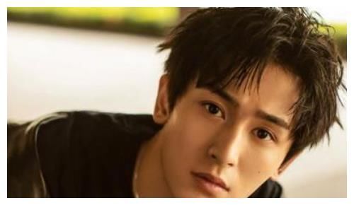 昔日|肖战首次跌出前10名,王一博在第四苦苦支撑,昔日顶流终落幕