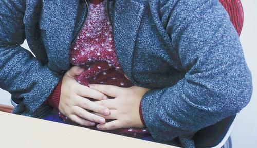 肝癌|肝癌喜欢“伪装”，肝病医生：4个症状提示肝不好，别当成胃病