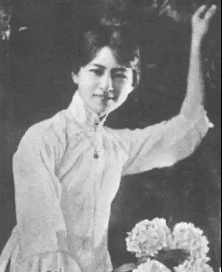 书法|被誉为“当代楷圣”的田英章谁也不服,就服这位大他近50岁的“民国才女”!