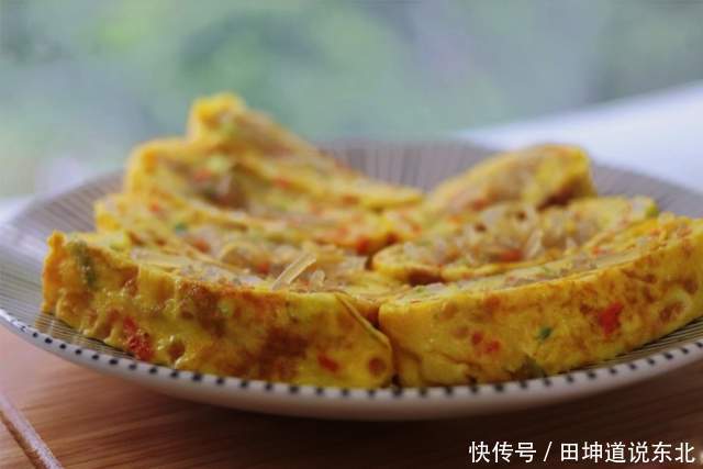 早餐必备的韩式鸡蛋卷,营养美味简单易学,软软糯糯的很好吃